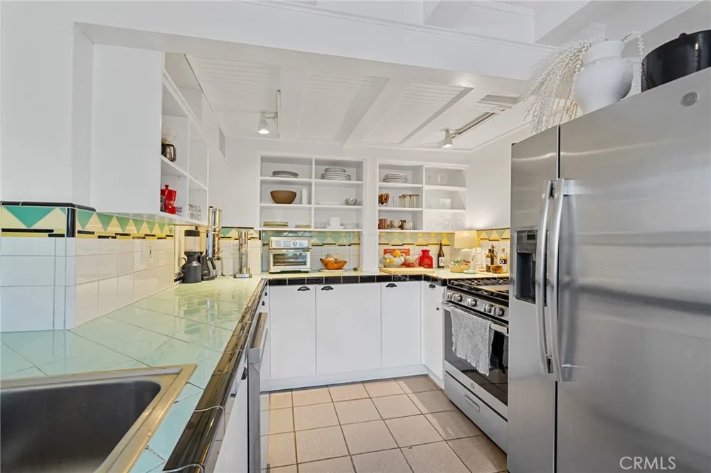 1726 Bridgeport Los Angeles, CA 90065