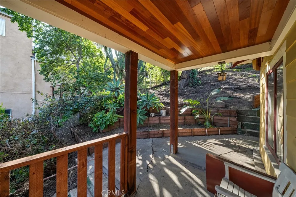 1726 Bridgeport Los Angeles, CA 90065