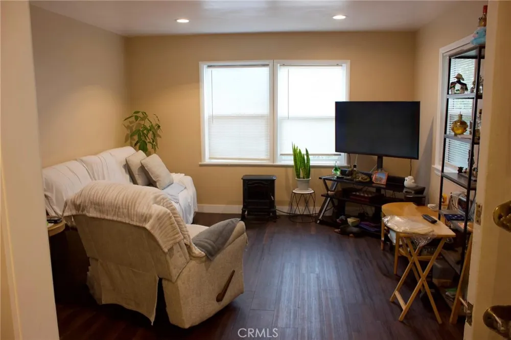 1278 Van Pelt Los Angeles, CA 90063