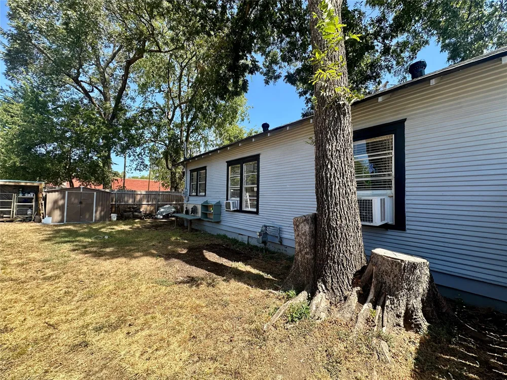 1410 W Elm Street Durant, OK 74701