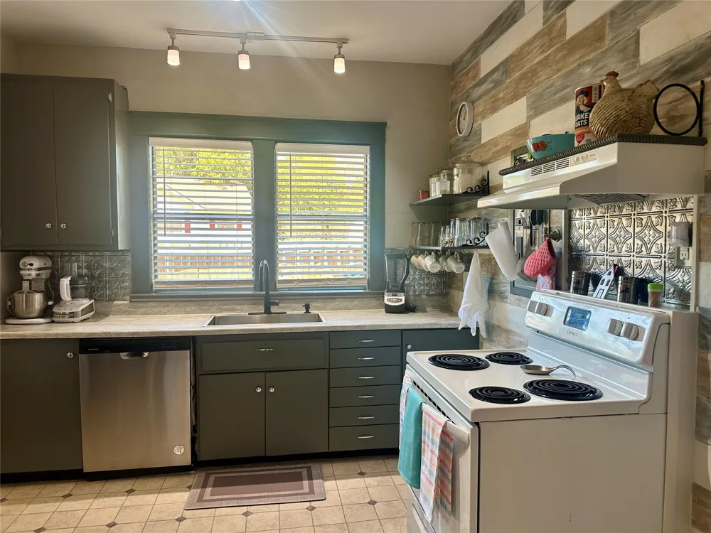 1410 W Elm Street Durant, OK 74701