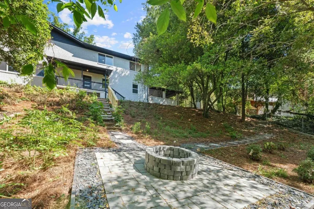 1679 Oak Ln NE Atlanta, GA 30029