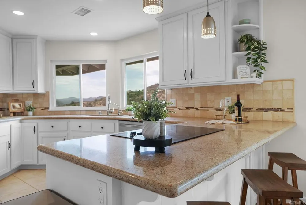 2645 Daisy Ln Fallbrook, CA 92028