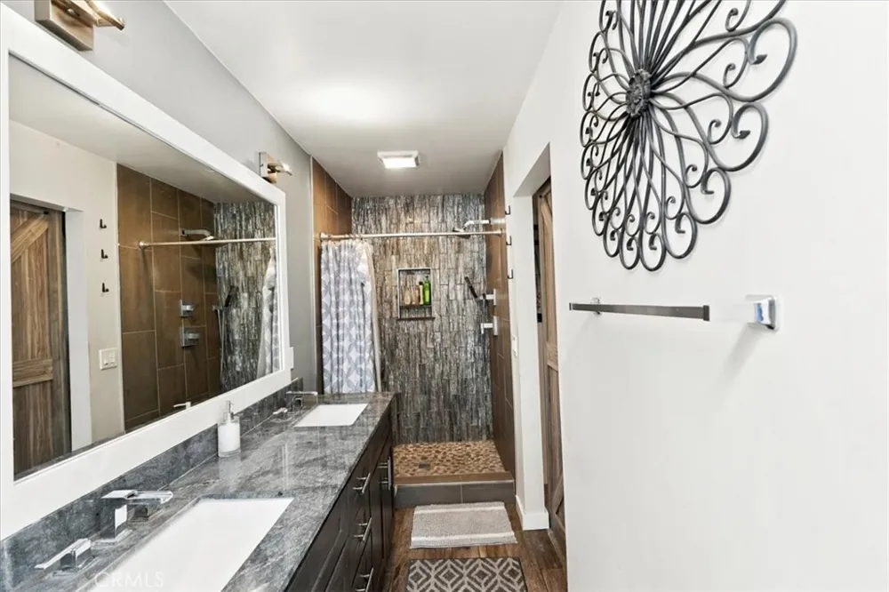 387 E Citron Street Corona, CA 92879