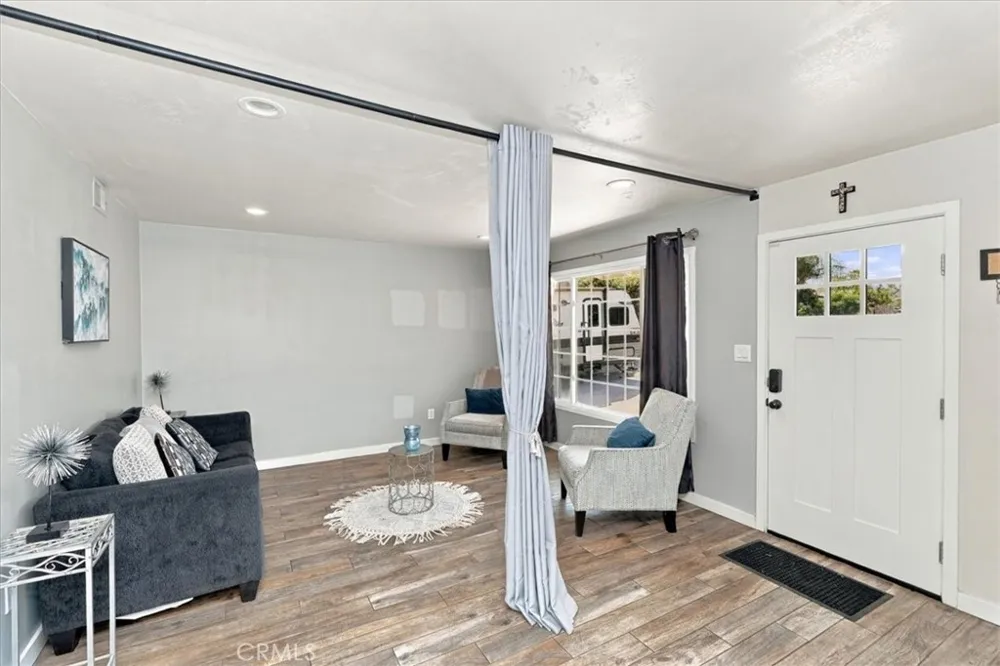 387 E Citron Street Corona, CA 92879