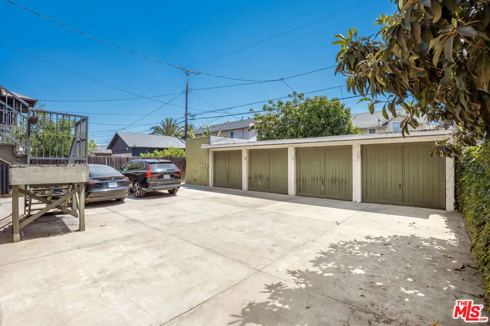 1532 4th Avenue Los Angeles, CA 90019