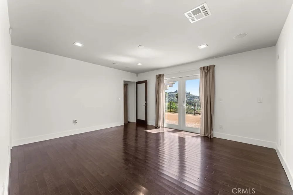 900 Cavanagh Road Glendale, CA 91207