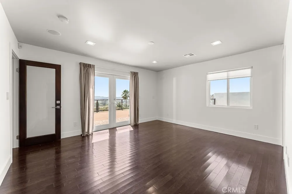 900 Cavanagh Road Glendale, CA 91207
