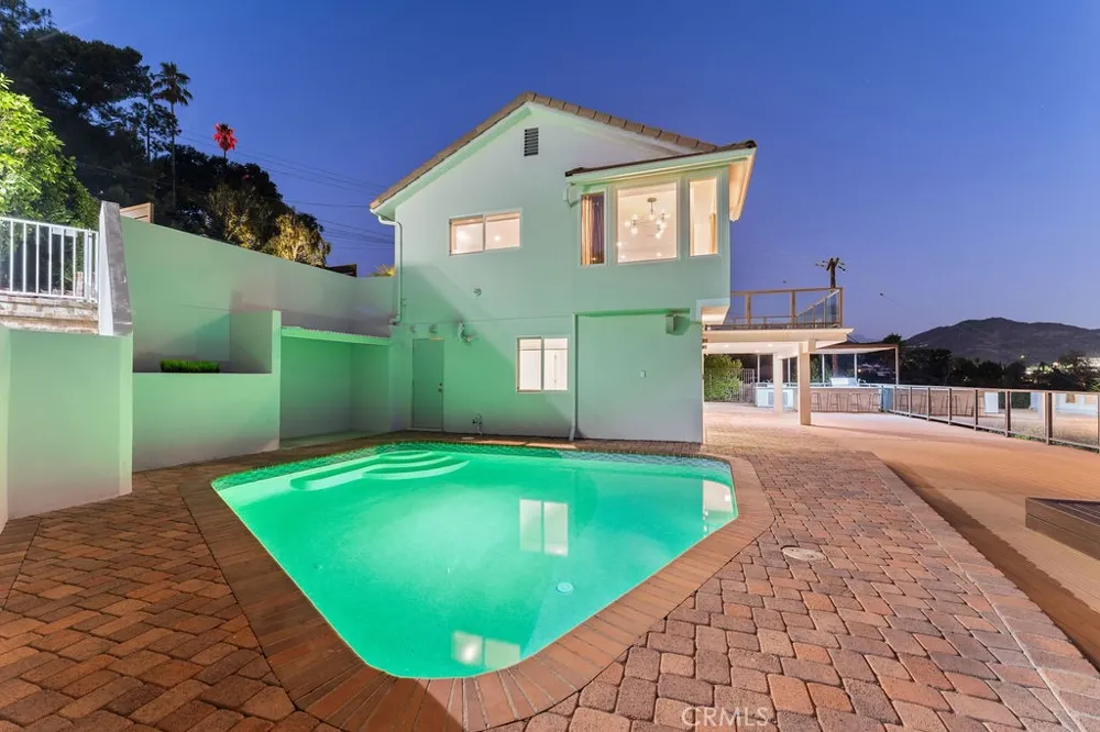 900 Cavanagh Road Glendale, CA 91207