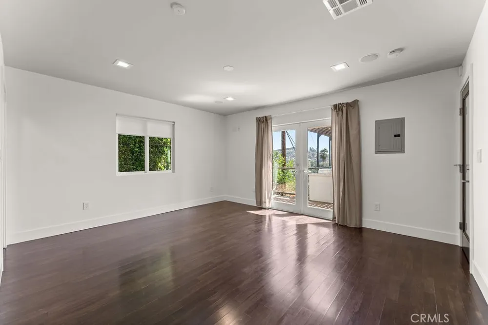 900 Cavanagh Road Glendale, CA 91207