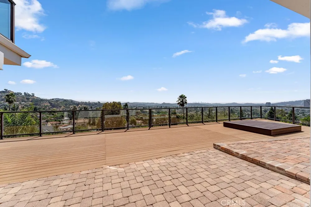 900 Cavanagh Road Glendale, CA 91207