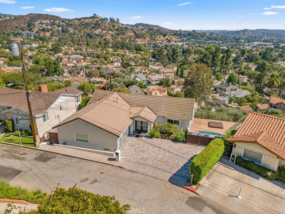 900 Cavanagh Road Glendale, CA 91207