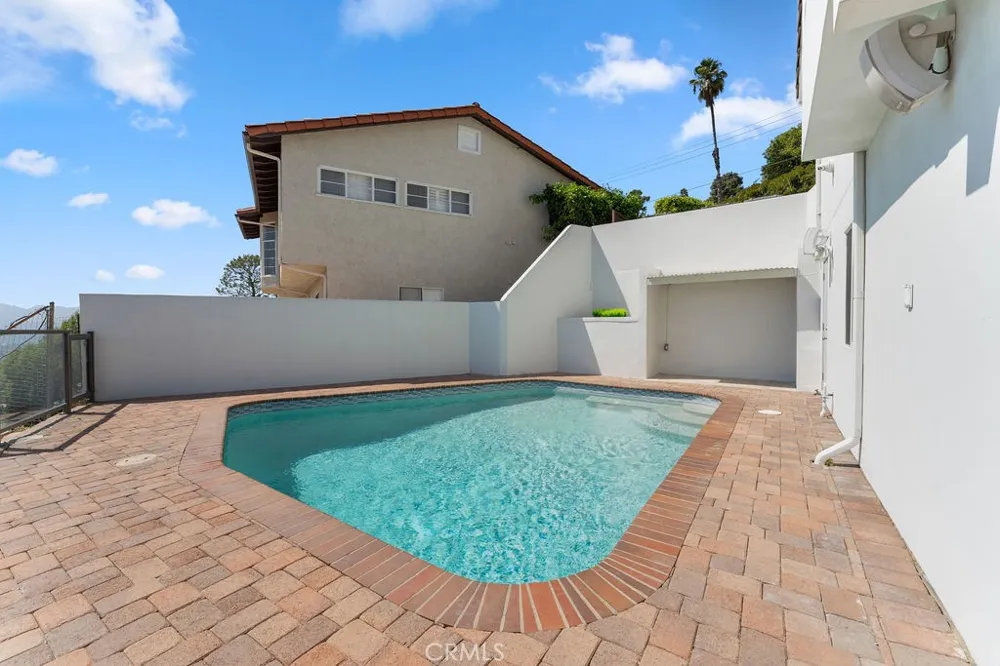 900 Cavanagh Road Glendale, CA 91207