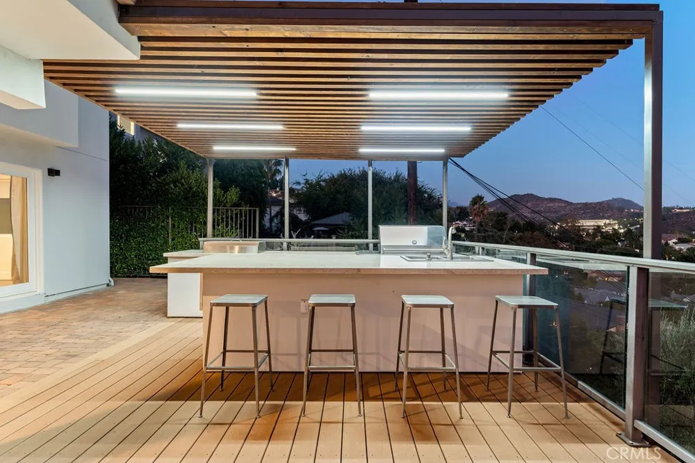 900 Cavanagh Road Glendale, CA 91207