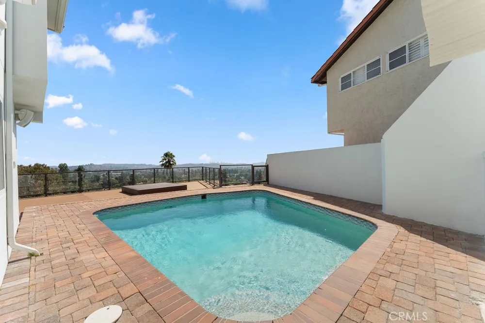 900 Cavanagh Road Glendale, CA 91207