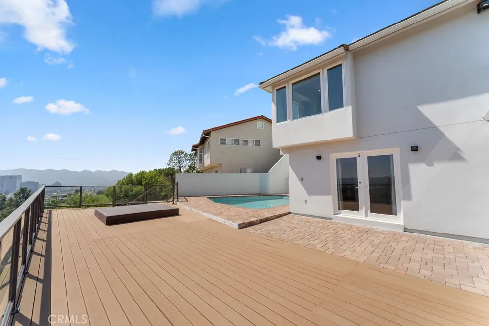 900 Cavanagh Road Glendale, CA 91207