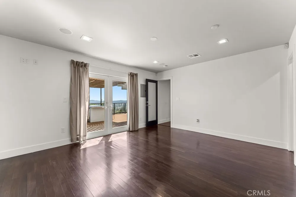 900 Cavanagh Road Glendale, CA 91207