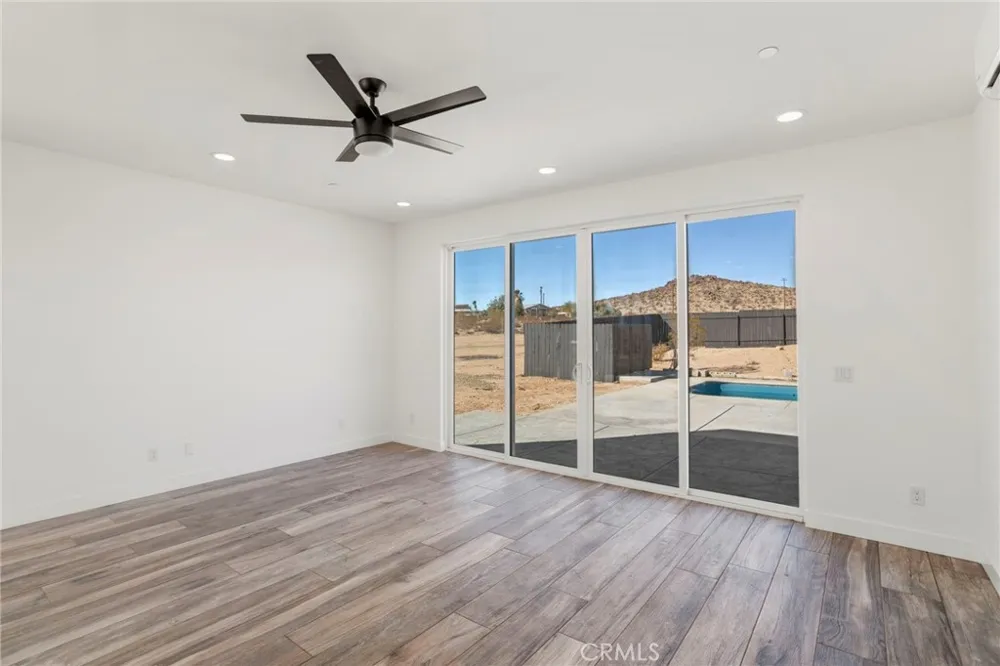 3460 Stonehill Avenue Joshua Tree, CA 92252