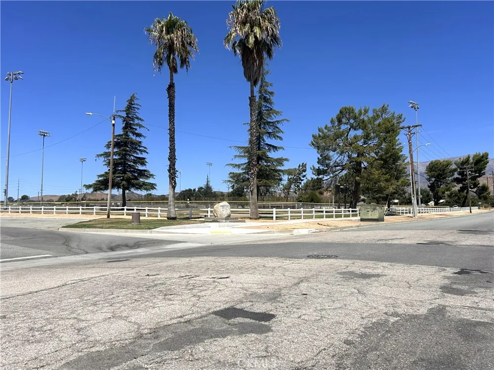 800 Charles Banning, CA 92220