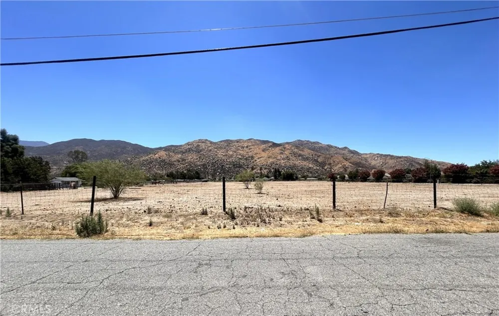 800 Charles Banning, CA 92220