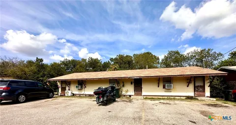 611 MCARTHUR DRIVE