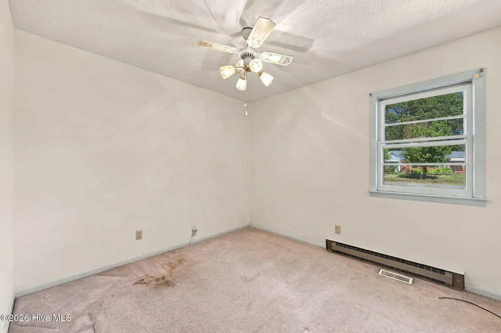 1951 Winter Forest Drive Kinston, NC 28504