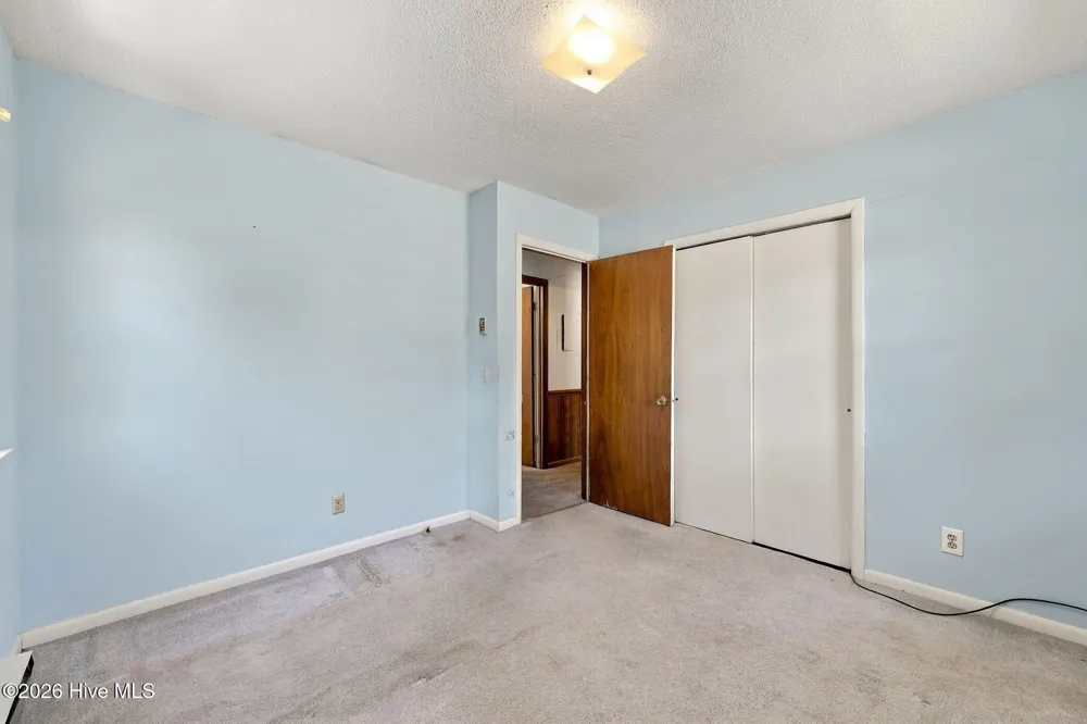 1951 Winter Forest Drive Kinston, NC 28504
