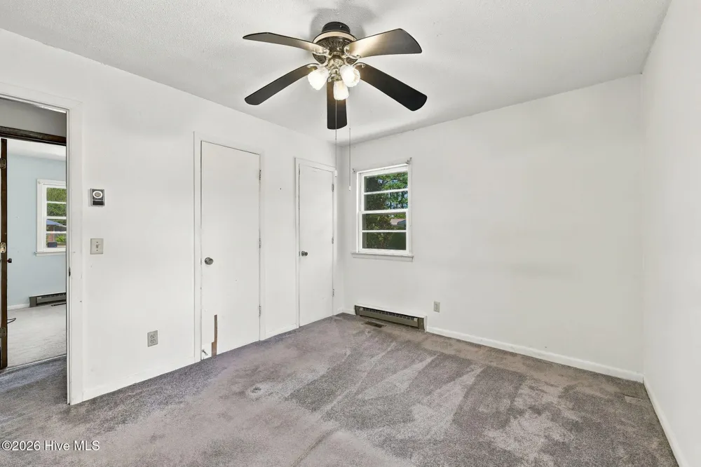 1951 Winter Forest Drive Kinston, NC 28504