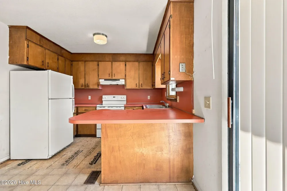 1951 Winter Forest Drive Kinston, NC 28504