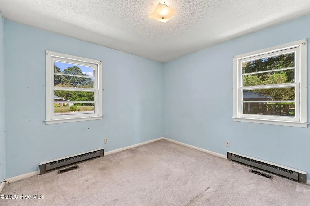 1951 Winter Forest Drive Kinston, NC 28504