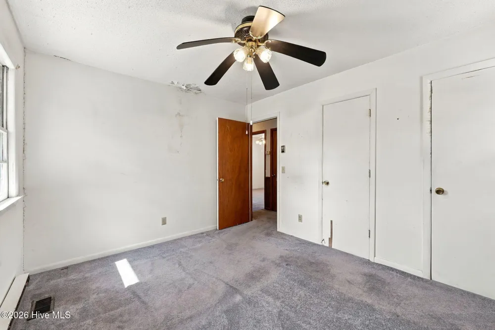 1951 Winter Forest Drive Kinston, NC 28504
