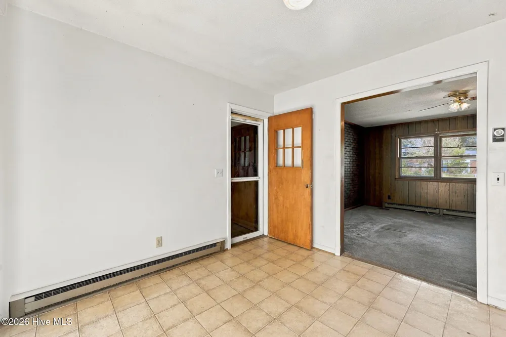 1951 Winter Forest Drive Kinston, NC 28504