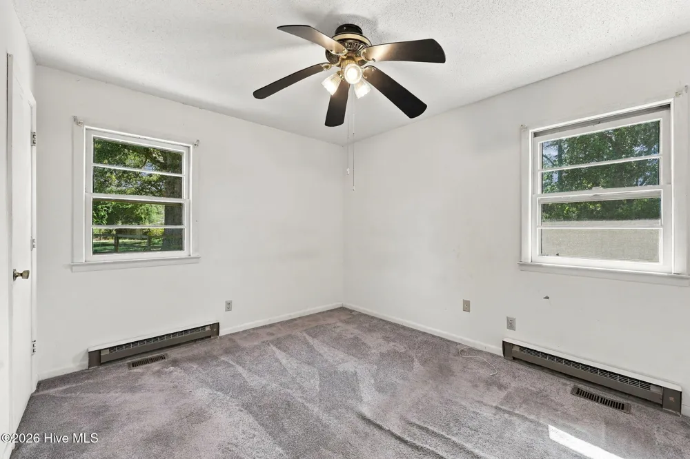 1951 Winter Forest Drive Kinston, NC 28504