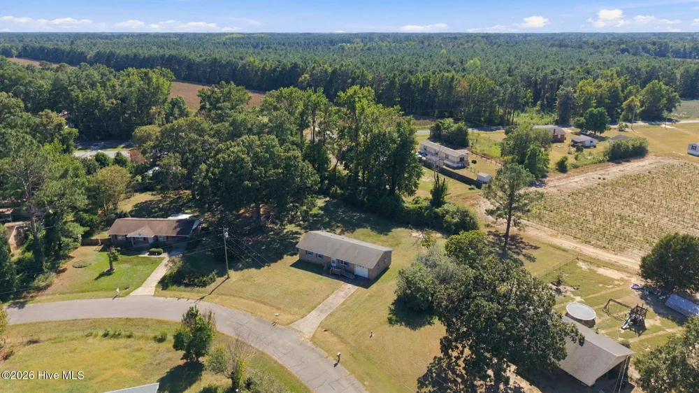 1951 Winter Forest Drive Kinston, NC 28504