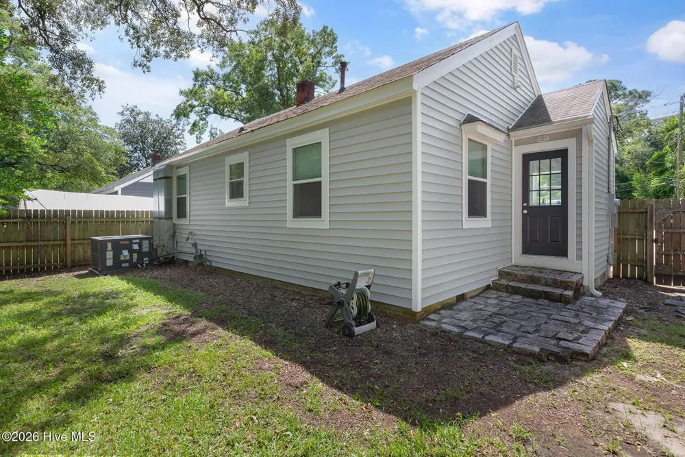 2017 Burnett Boulevard Wilmington, NC 28401