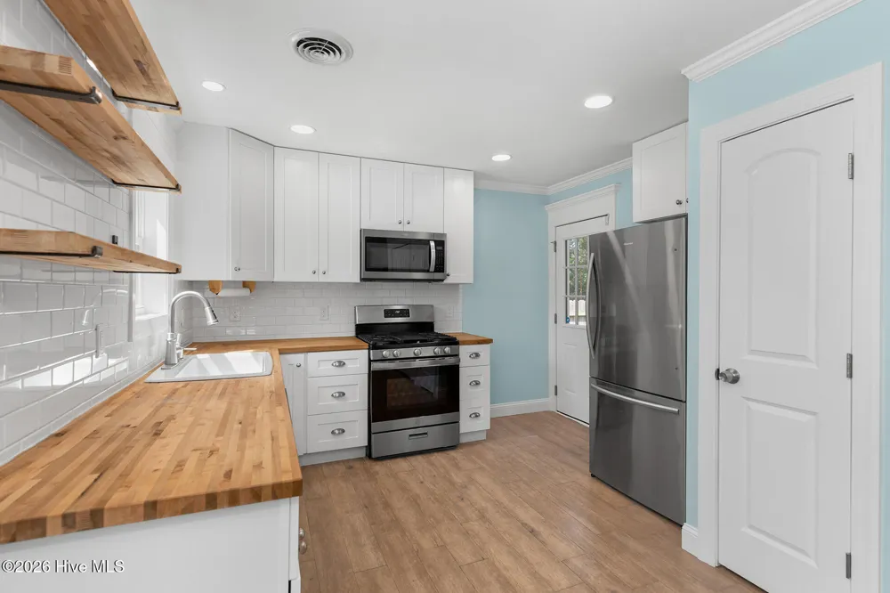 2017 Burnett Boulevard Wilmington, NC 28401