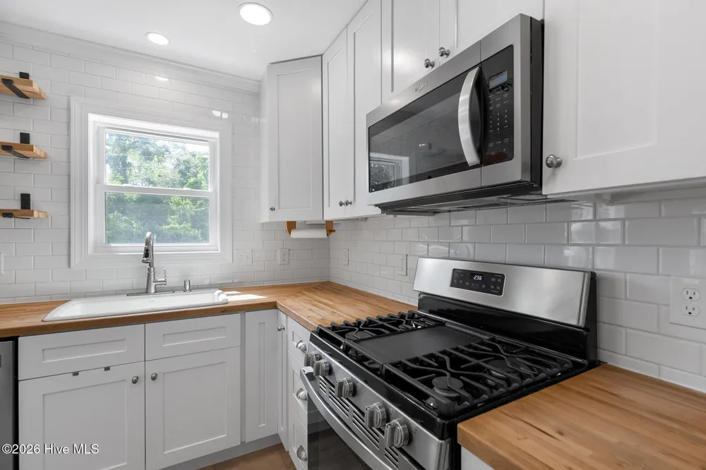 2017 Burnett Boulevard Wilmington, NC 28401