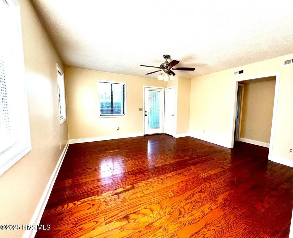 1305 Wellington Avenue Wilmington, NC 28401