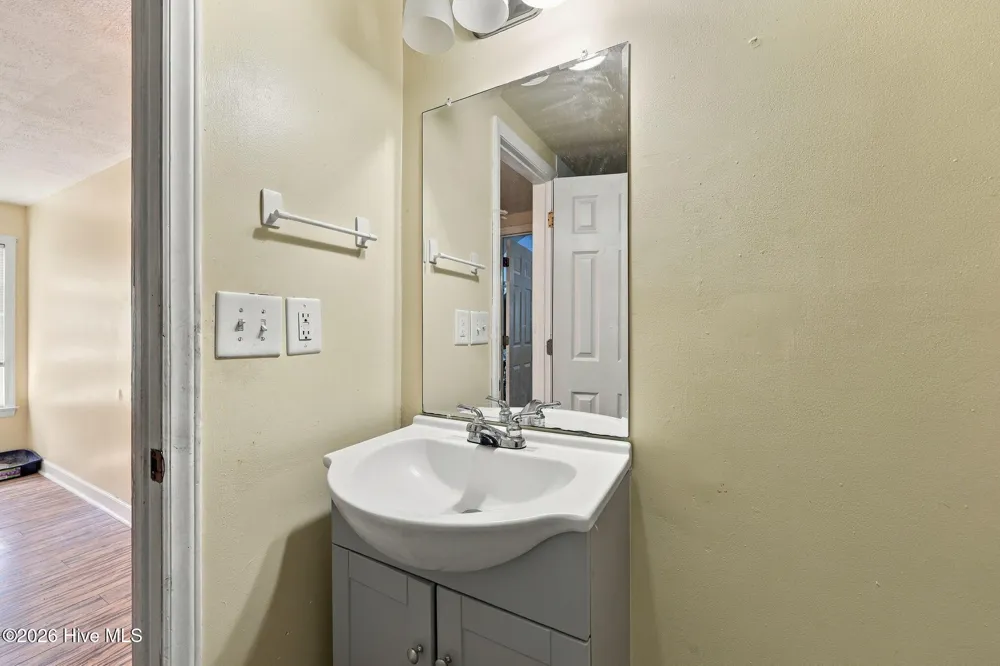 2146 Vale Court Winterville, NC 28590