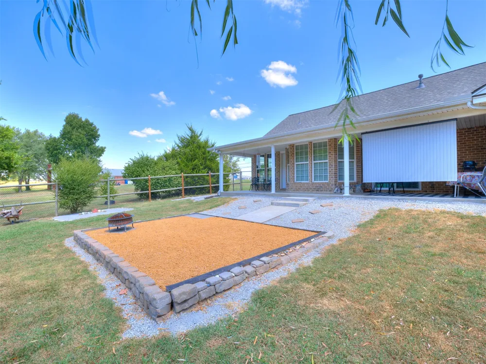 8300 S Lynn Lane Road Broken Arrow, OK 74012