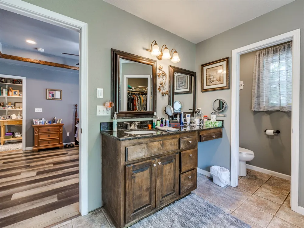 8300 S Lynn Lane Road Broken Arrow, OK 74012