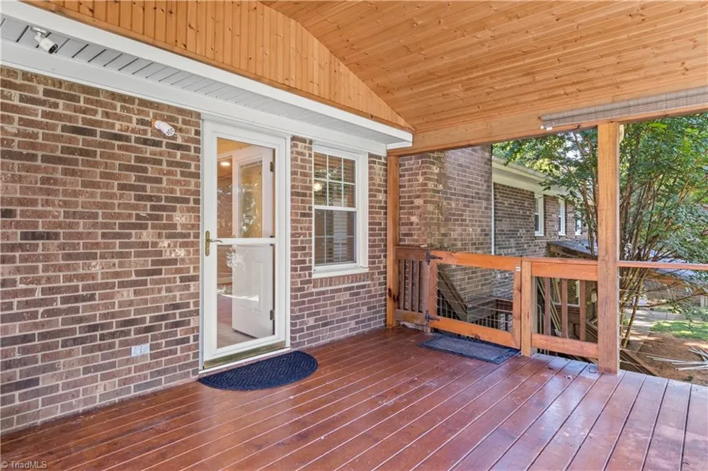 170 Queens Court Clemmons, NC 27012
