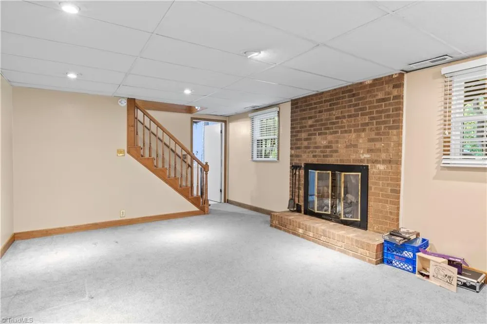 170 Queens Court Clemmons, NC 27012
