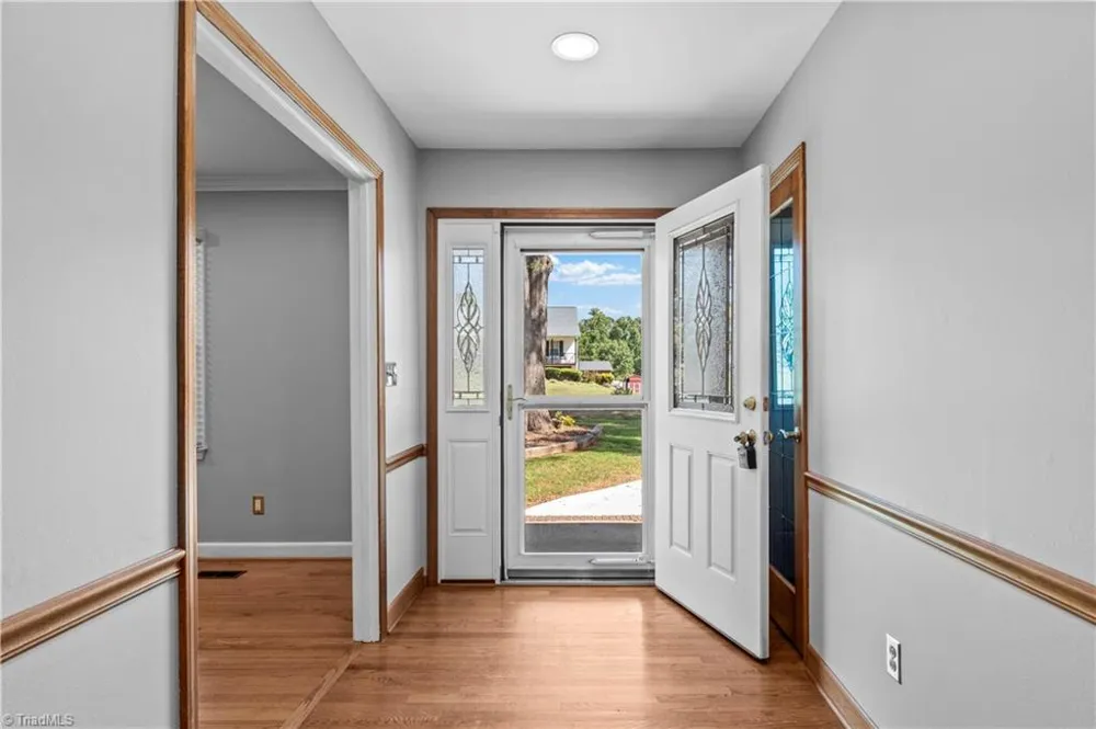 170 Queens Court Clemmons, NC 27012