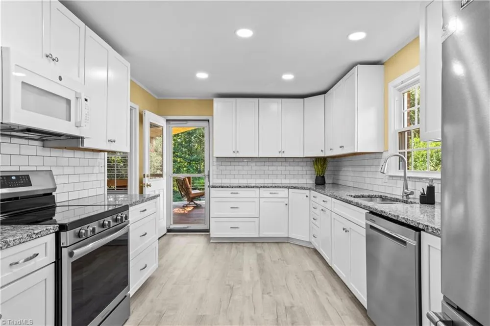 170 Queens Court Clemmons, NC 27012