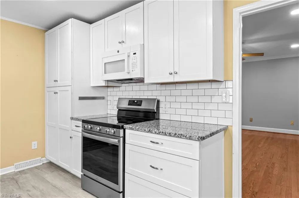 170 Queens Court Clemmons, NC 27012