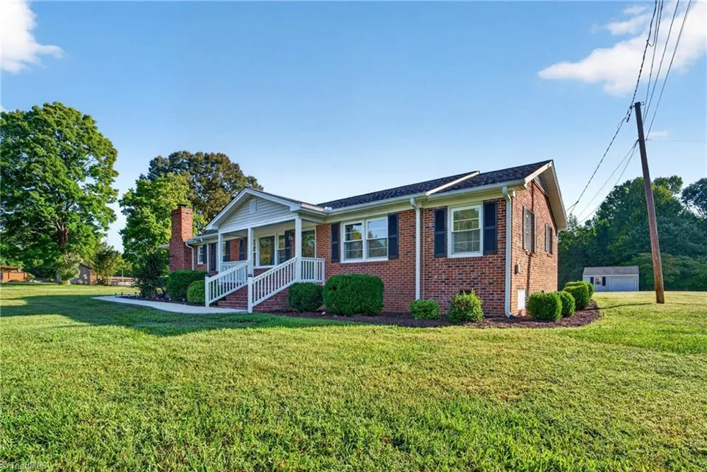 4982 Yanceyville Road Browns Summit, NC 27214