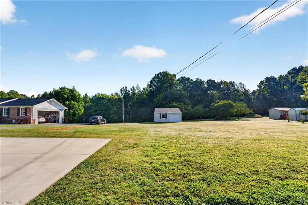 4982 Yanceyville Road Browns Summit, NC 27214