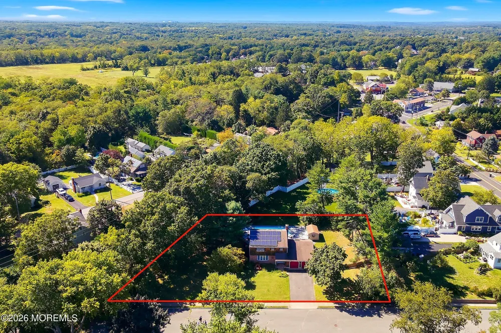 2211 Lark Drive Allenwood, NJ 08720