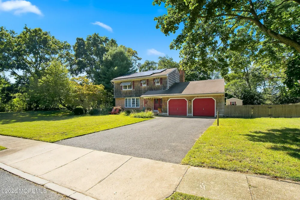 2211 Lark Drive Allenwood, NJ 08720